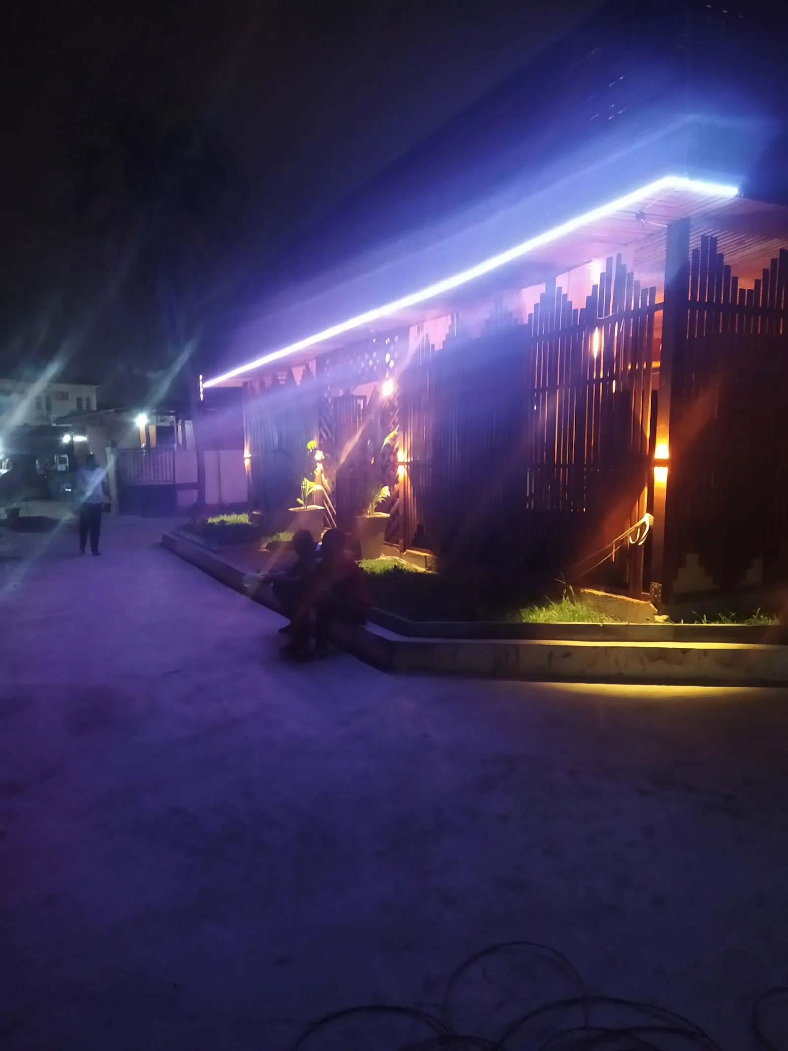 Dadi's Bar